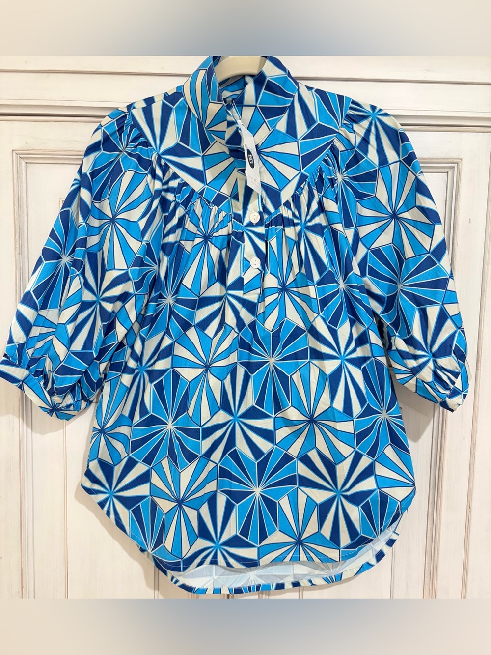 NWT SZ S/M Holly Shae Blue Geometric Button-Up Blouse